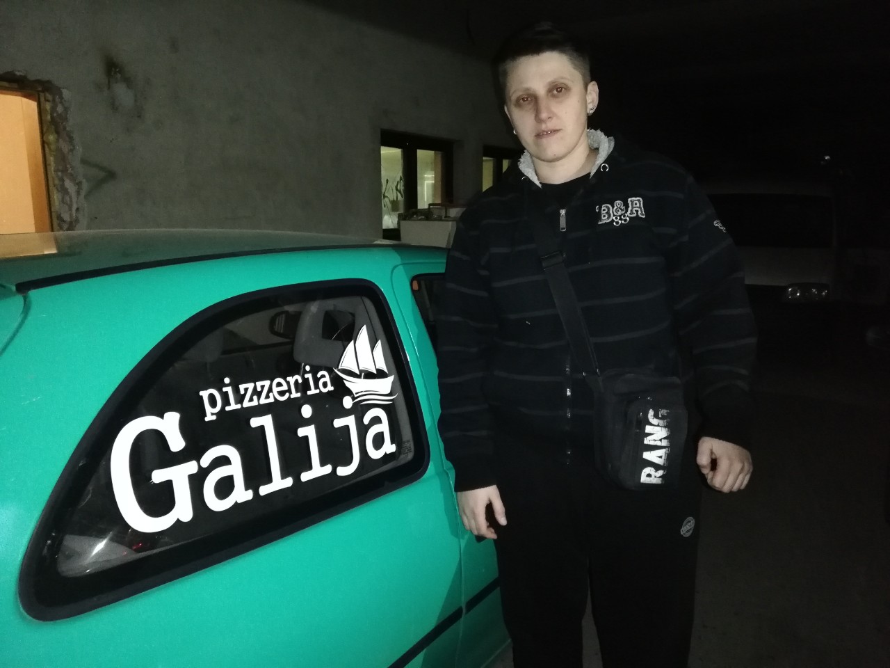 ПОШТЕНА „ДО КОСКЕ“: Бојана Васић из Лознице пронашла 8.000 евра и вратила их власнику